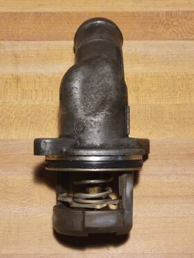 Audi 06c121111e A4 A6 3.0 V6 Thermostat Housing Coolant Outlet Oem