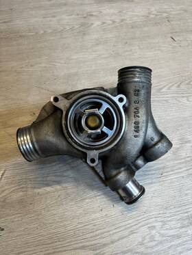 1406764 Bmw 00-03 5 Series E39 M5 V8 Thermostat Housing