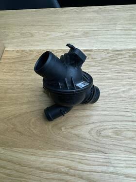 Bmw 6 844 619 2011-2016 535i 550i 650i 750i F01 F10 F12 Engine Coolant Thermostat Housing