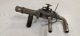 348.gm6q14 Cadillac Srx Thermostat Housing Mount Bracket 2013 2014 2015 2016
