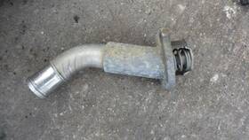 348.gm8g05 Chevrolet Truck Thermostat Housing Coolant Pipe Fits Trailblaz 2005 1084658