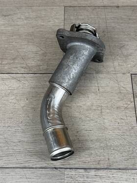 M12572988 Delphi Thermostat Housing 2002-2009 Gmc Envoy 4.2l Oem 06 M12572988 Delphi Thermostat Housing 2002-2009 Gmc Envoy 4.2l Oem 06