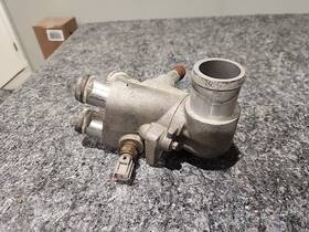 7r3v-8594-ba Fomoco D7hna 2007-2010 Gt500 Thermostat Housing Assembly Broken