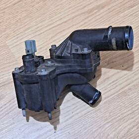 5r3e-8a586-cb Ford 2009 Mustang Thermostat Housing Upper And Lower Oem 5r3e-8a586-cb Ford 2009 Mustang Thermostat Housing Upper And Lower Oem