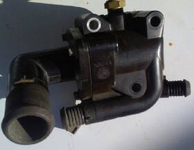 928m-9k478-af Ford Very Good Early Zetec Thermostat Housing H2o Elbow Escort Zx2