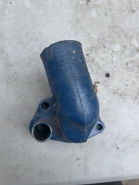 D9ze-8594-aa Ford 1979-1985 Mustang And Capri 5.0l 302 V8 Thermostat Housing Water Neck