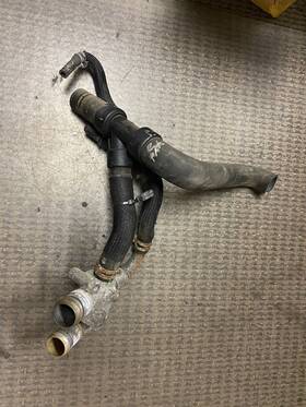 Ds7e8a587cb Ford 2013-2018 C-max Thermostat Housing Oem