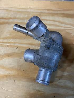 F6ze-8a587-ab Ford F6ze-8a544-aa/f6ze-8a587-ab 96-98 Mustang Cobra Coolant Thermostat Housing 4.6 4v 32v Dohc