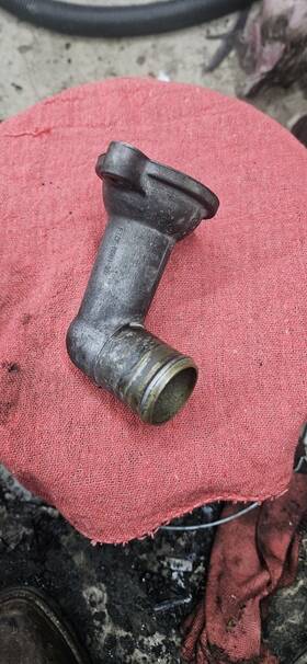 F7ze-8594-aa Ford Thermostat Housing 3.8 V6 Mustang 1996 F7ze-8594-aa Ford Thermostat Housing 3.8 V6 Mustang 1996