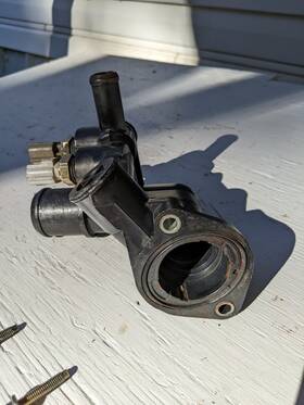 F87e-8594-ad Ford Ranger 2.5 Water Outlet Thermostat Housing Oem 1998-2001 Ex Con F87e-8594-a F87e-8594-ad Ford Ranger 2.5 Water Outlet Thermostat Housing Oem 1998-2001 Ex Con F87e-8594-a