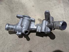 348.fd8g21 Ford Truck Explorer 2021 Thermostat Housing 88049 348.fd8g21 Ford Truck Explorer 2021 Thermostat Housing 88049