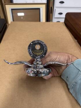 C-18354-28cw Gearhead Junior Boyce Motometer Chevy Flying Wheel Logo With Wings Chevrolet