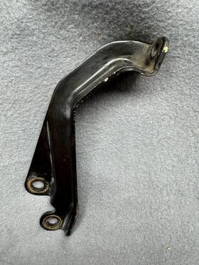 101-399300 Gm 1992-1996 Corvette Lt1 Oem Alternator Upper Rear Support Mounting Bracket