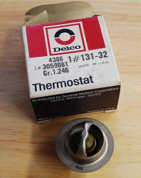 3059081 Gm Nos Delco Thermostat 131-32 1982-90 Buick Olds Chevy Cadillac