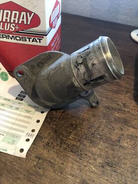 348.gm8j01 Gm 2001 Chevrolet Suburban Truck 1500 Engine Coolant 5.3l Thermostat Housing 348.gm8j01 Gm 2001 Chevrolet Suburban Truck 1500 Engine Coolant 5.3l Thermostat Housing