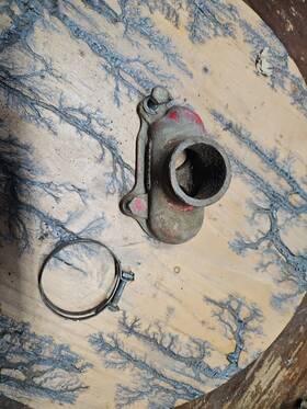 2383798 Gmc Thermostat Housing 305 351 V6 Original With Bolts Dual