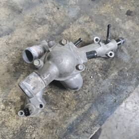 25620-37350 Hyundai Cnr1076 2001-2007 2.7l Thermostat Housing Oem