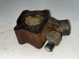 897517r1 International 1974 Harvester Travelall 200 Truck Thermostat Housing