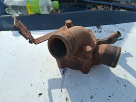 897557 International Harvester 1960s Ih Scout 80 800 152ci 4cyl Thermostat Housing