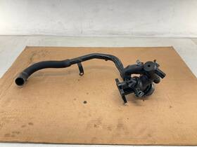 G4d3-8575-ad Jaguar 17-19 F-pace 2.0l Diesel Engine Coolant Thermostat Housing With Hose Oem