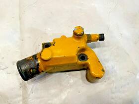 R525280 John Deere 6068 Hf285 Diesel Engine Thermostat Housing Loader 644k Oem
