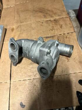 07m121115b Lamborghini Murcielago Lp640 670 Water Thermostat Housing Body Oem