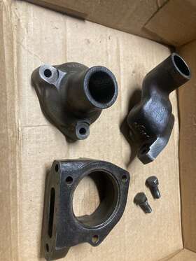 527109 Land Rover Series 2 / 2a/ 3 2.25 Engine Thermostat Housing And Bypass Top