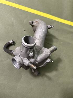 0615is2 Lexus 31037 2006 - 2015 Is250 Engine Coolant Water Outlet Thermostat Housing Oem