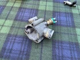 1172012336 Mercedes-benz R107 380sl 560sl Coolant Pump Sensor Housing 86-89