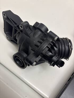 276-200-06-00 Mercedes-benz Thermostat - 2017 C43 Amg