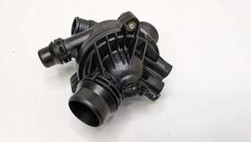 348.mb1b08 Mercedes-benz 2008-2014 C300 Engine Coolant Thermostat Housing Assembly Oem