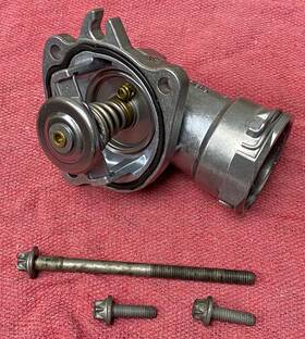 Mercedes-benz A6422002315 Genuine Mercedes-benz Oem 3.0l Bluetec Diesel Thermostat Housing