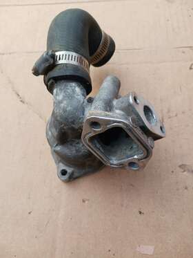 11061-0w000 Nissan 1996-2002 Pathfinder Thermostat Housing Oem