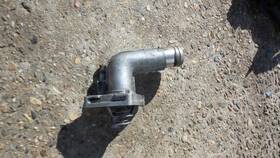 348.da1l05 Nissan Thermostat Housing Coolant Pipe Fits Murano 2005 981923