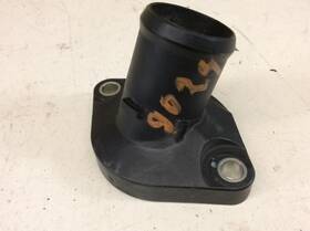 348.da1t19 Nissan 17-19 Rogue Sport S 2.0l Engine Coolant Thermostat Housing Water Inlet N