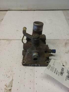 348.udhl99 Nissan 1999 Fd45ta Thermostat Housing 12400432