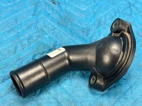 P4378391 Nissan Titan Xd 5.0l Diesel Engine Coolant Thermostat Housing 2016-2019 Oem