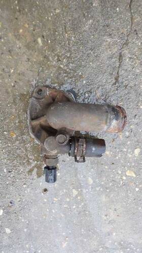 348.am8200 Oem 00 Jeep Cherokee 4.0l Thermostat Housing 121070