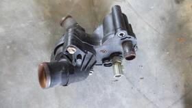 348.fd8b01 Oem Thermostat Housing 4.0l Fits 02 03 04 05 Explorer 162184
