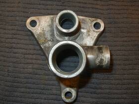 935518 Saab 1985 - 1994 Classic 900 16 Valve Water Pump Outlet Rear Housing