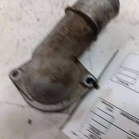 348.su1t17 Subaru Forester Thermostat Housing Mount Bracket 2.5 2016 2017 2018