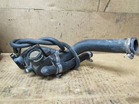 T2100196 Triumph 1999 Daytona 955i Thermostat Hoses Housing Cap