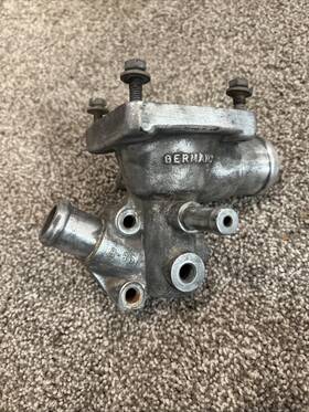 025121117e Volkswagen Thermostat Housing Aluminum Vanagon 2.1l 1986-1991 Syncro